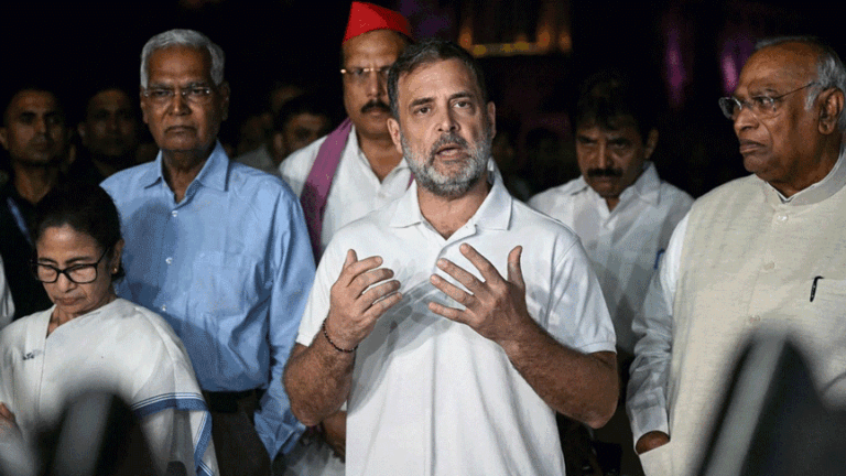दिपके बोले- देश में अघोषित इमरजेंसी, केजरीवाल ने सीजेपी नेताओं की हिरासत को बताया बेतुका